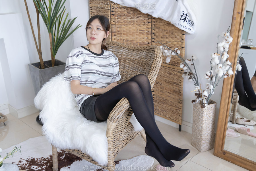 BoBoSocks袜啵啵 No.029 小甜豆-平底鞋、厚黑丝、厚肉丝、踩饼干 [144P1V-4.08GB]