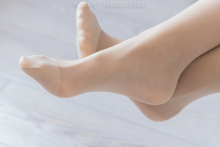 BoBoSocks袜啵啵 No.494 奶油-帆布鞋、薄肉丝、薄肉丝踩小蛋糕剧情 [160P1V-6.97GB]