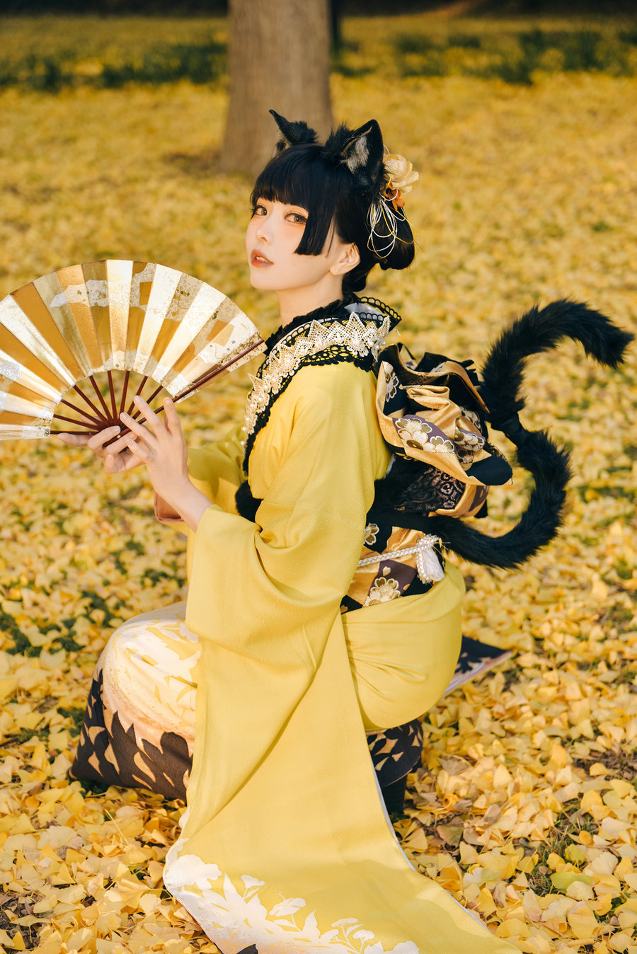Ely_eee(ElyEE子) - Ginkgo Black Cat 銀杏黑貓 [23P1V-106MB]