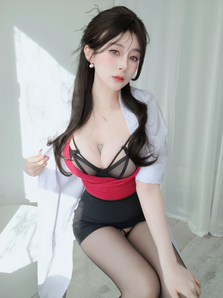 Coser小姐姐白银[fantia] 2024年02月会员合集 [322P8V-3.81GB]