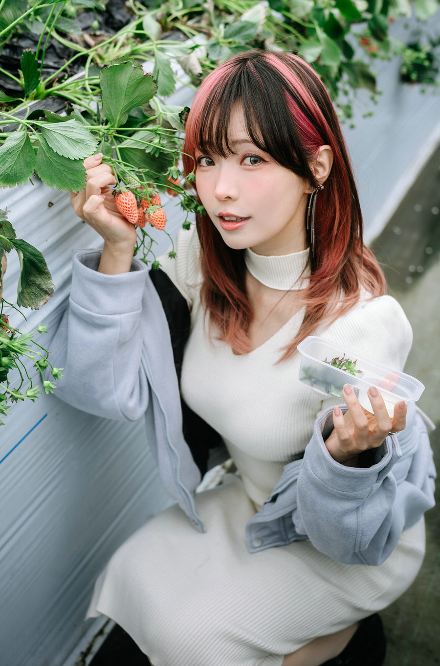 Ely_eee(ElyEE子) - Strawberry Picking Date [34P2V-128MB]