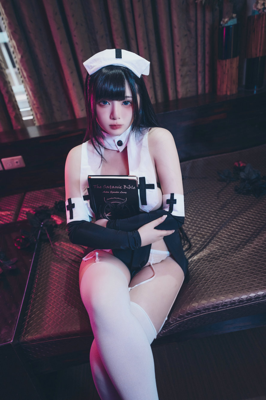 落落Raku - 修女与魔鬼 [36P-347MB]