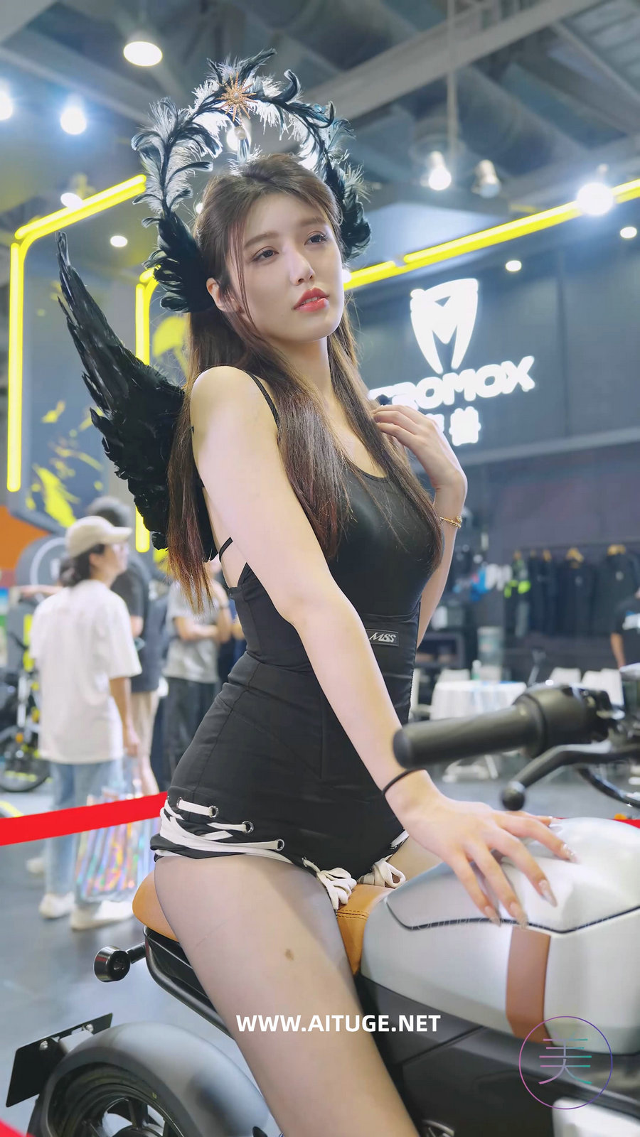2024 华南电动车展 车模随拍 #小乌苏 黑丝情趣 04 [336MB]