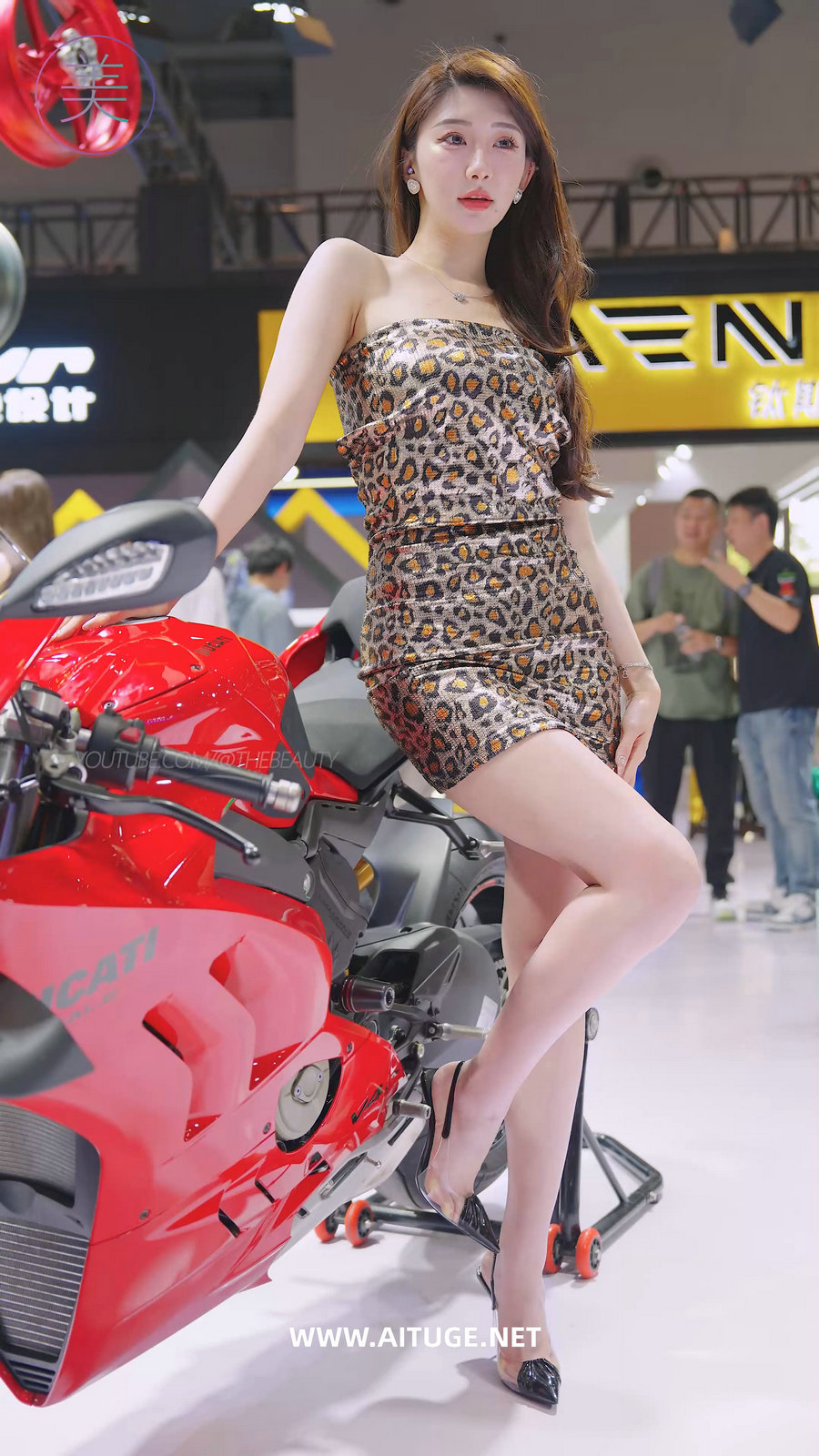 2024 重庆摩博会机车展 Racing Model LOOKBOOK 40 [312MB]
