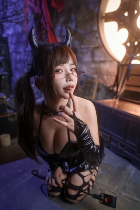 二次元妹子抱走莫子aa - 小魅魔 [45P31V-1.95GB]
