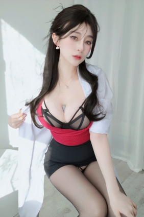 Coser小姐姐白银[fantia] 2024年02月会员合集 [322P8V-3.81GB]