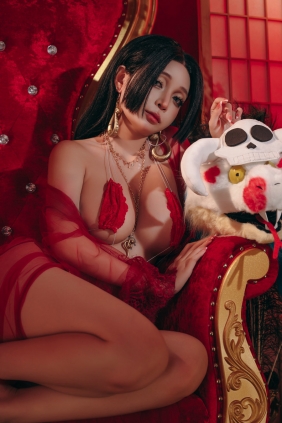 Umeko J – Boa Hancock [132P9V-2.01GB]